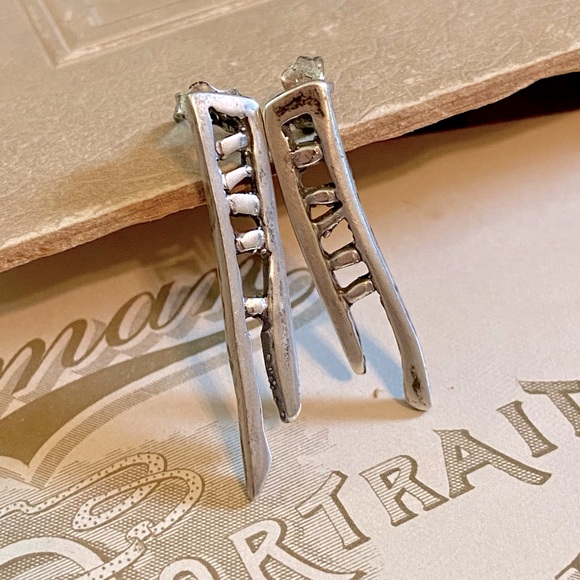 Vintage Sterling Silver Modernist/ Brutalist Style Pierced Ear Ladder Earrings. - Picture 2 of 9